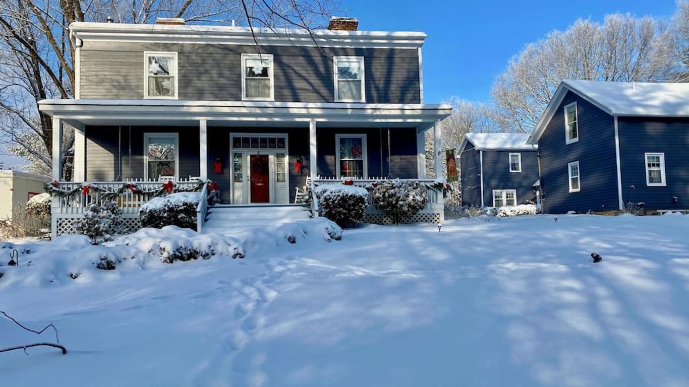 Family Farmhouse Inn