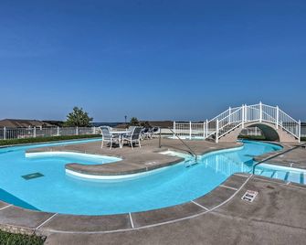 Resort Perks, View Lands End Condo in Os - Osage Beach - Piscine