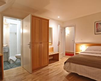 Hôtel du Cheval Blanc - City center - Bulle - Habitación