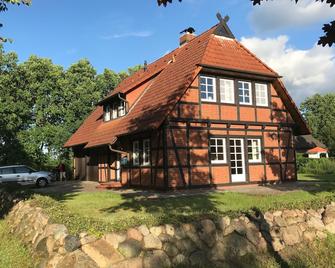 Pearl of the Nordheide, just outside of Hamburg - Winsen - Building