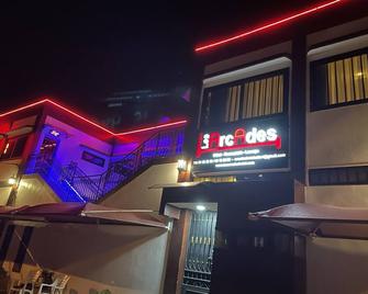Hotel Les Arcades - Cotonou - Budova
