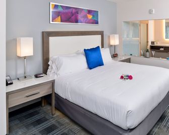 Holiday Inn Express & Suites San Diego - Mission Valley By IHG - São Diego - Quarto