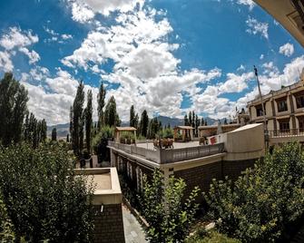 Hotel Cho Palace - Leh - Edificio
