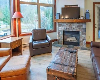 Timberline Lodges By Fernie Lodging Co - Fernie - Oturma odası