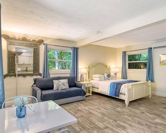 Siesta Key Palms Resort - Sarasota - Bedroom
