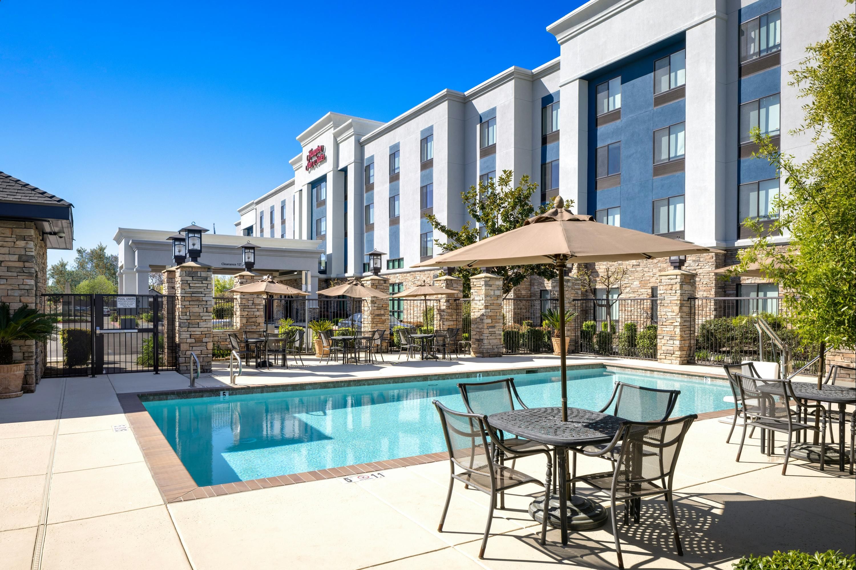 Hampton Inn & Suites Manteca - Manteca - Piscina