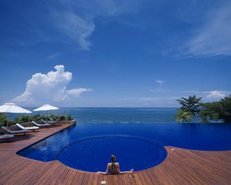 Eskaya Beach Resort and Spa - פנגלאו - בריכה