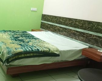 Hotel O Red Rose Hotel & Restaurant - Jīnd - Bedroom