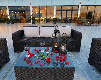 Yildiz Life Hotel - Trapisonda - Patio