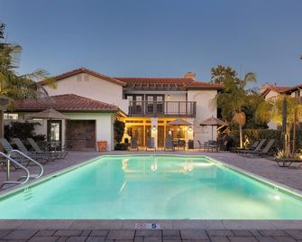 Walk to Beach Pool, Hot Tub, Private Patio, Parking Seabreeze Retreat - Dana Point - Pool
