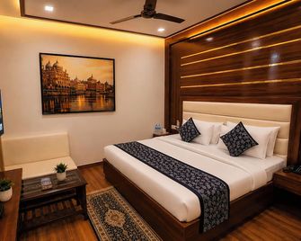 Hotel The Rich Grand - Agra