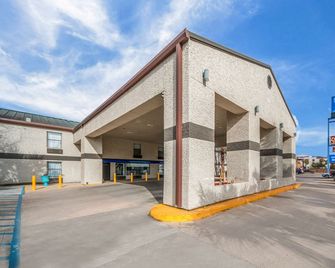Studio 6 Laredo. Tx North I-35 - Laredo - Gebouw