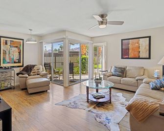 Classis Biltmore condo. - פאלם ספירנגס - סלון