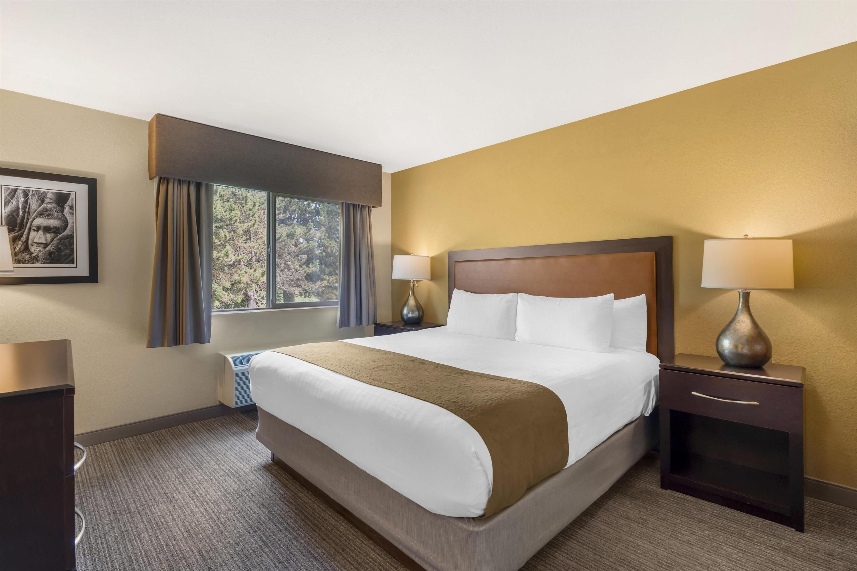 Best Western Plus Plaza by the Green thumbnail 3