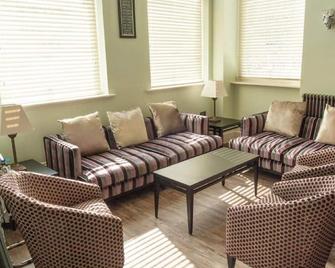 The Ship Leopard Hotel - No Children - פורטסמאות' - סלון