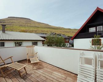 Cozy Family Home in Klaksvík - Klaksvík - Balcony