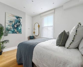 Nightingale Suites - London - Bedroom