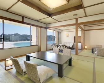 Shiraraso Grand Hotel - Shirahama - Dining room