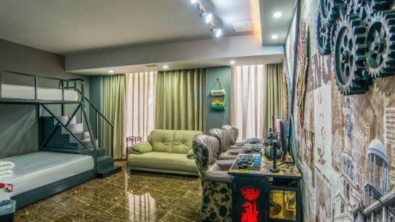 Fuwan Theme E-sports Hotel (Zhuhai Gongbei Port)