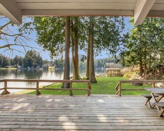 Thompson Cabin- Lake Front - Sedro Woolley - Patio