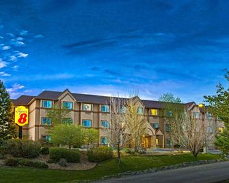 Super 8 by Wyndham Parker/SE Denver Area - Parker - Gebäude
