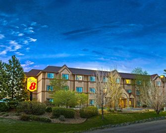 Super 8 by Wyndham Parker/SE Denver Area - Parker - Edificio