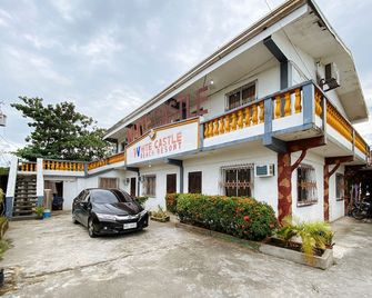 RedDoorz @ White Castle Beach Resort Iba Zambales - Iba - Budynek