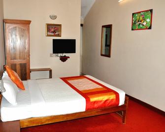 Lakezone Holiday Resort - Munnar - Habitación