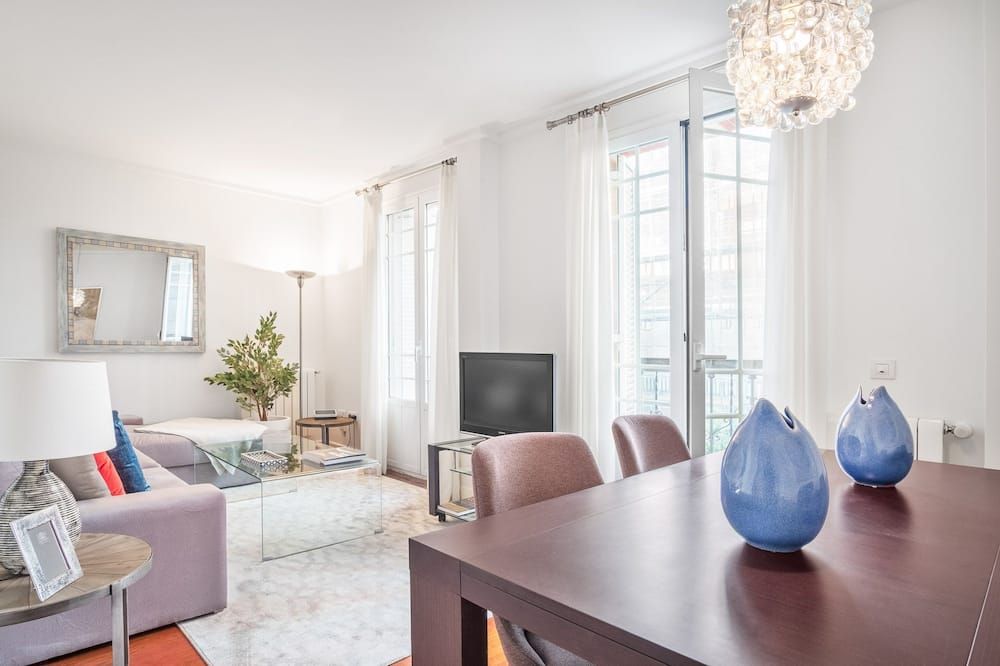 Charming 2-Bedroom Apartment in Retiro Perfect Madrid Location - مدريد - غرفة طعام