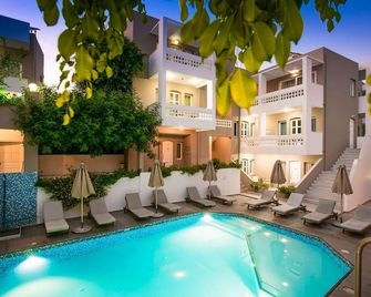 Troulis Apart-Hotel - Bali - Piscina