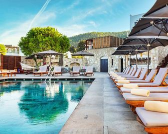 سينسيز هوتل - للبالغين فقط - بودروم - حوض السباحة