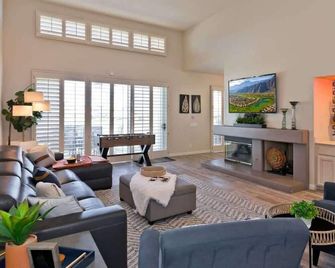 Casa Havana Stunning Views Pool Spa Pga West 4br - La Quinta - Wohnzimmer