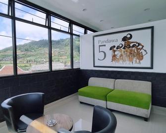 Charaka Residence Dieng - Banjarnegara - Lounge