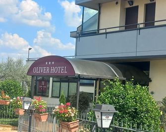 Oliver Hotel - Anghiari - Edificio