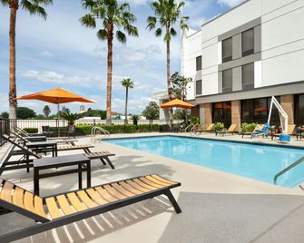 Hampton Inn Houston-Brookhollow - Houston - Pool
