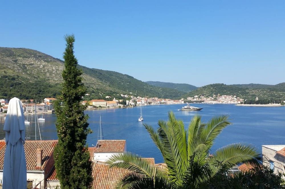 Buena Vis-Ta Apartments With The Sea Vie - Vis - Outdoor view