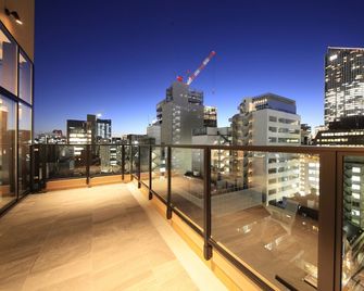 Candeo Hotels Tokyo Shimbashi - טוקיו - מרפסת