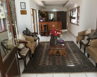 Hoyohoyo Chartwell Lodge - Fourways - Lobby