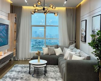 Brand New -Very Luxurious 2 Bedrooms Apartment - Ajman - Living room