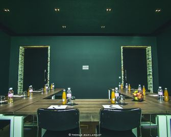 Hôtel le Corbusson Laval Ouest - Changé - Meeting room
