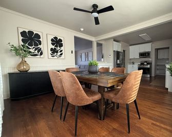 Cozy 3-bedroom house in Duncan SC - Duncan - Essbereich