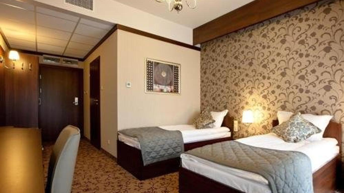Hotel-Restauracja Platan