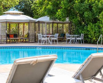 Nova Inn Resort - Boynton Beach - Pool
