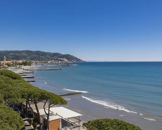 B&b Hotel Diano Marina Palace - Diano Marina - Playa