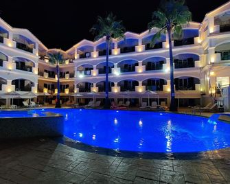 Zante Atlantis Hotel - לגנאס - בריכה