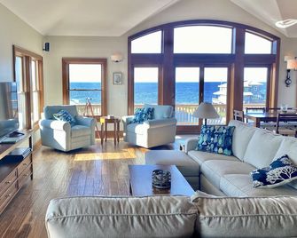 Positive Latitude Obx - Views, Waterfront, Elevator, All En Suites - Buxton - Living room