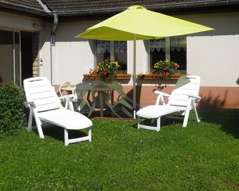 Gite De France 2 Mins Walk To The Lake - Champagney - Patio
