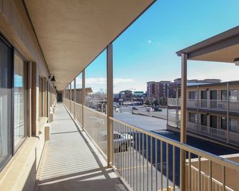 Highland Country Inn Flagstaff - Flagstaff - Balcony