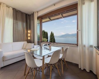 Residence La Mignon Oleandri - Torri Del Benaco - Dining room