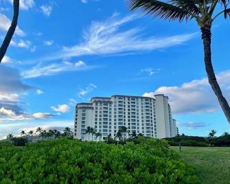 Marriott Ko Olina Beach Club 2BR Villa - Thanksgiving on the Beach! - Kapolei - Building